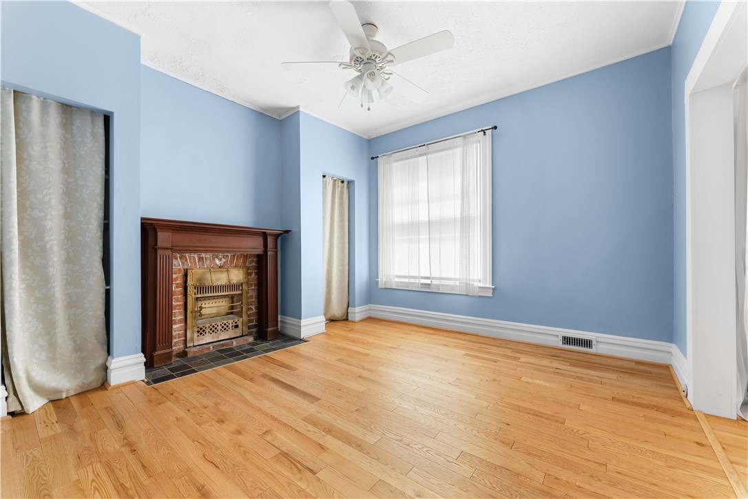 184 W Hutchinson Ave