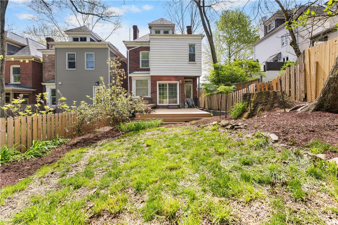 184 W Hutchinson Ave