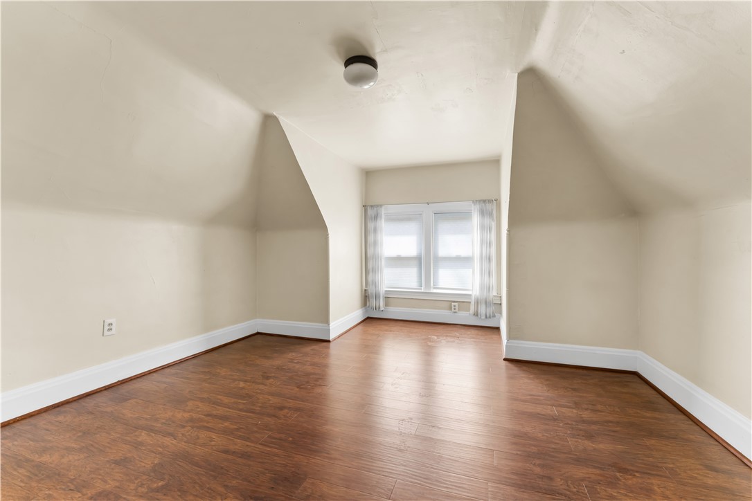184 W Hutchinson Ave