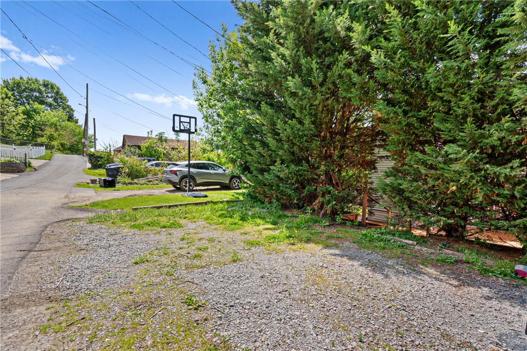330 Duss Ave