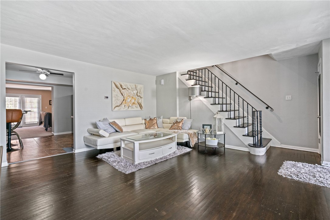 330 Duss Ave