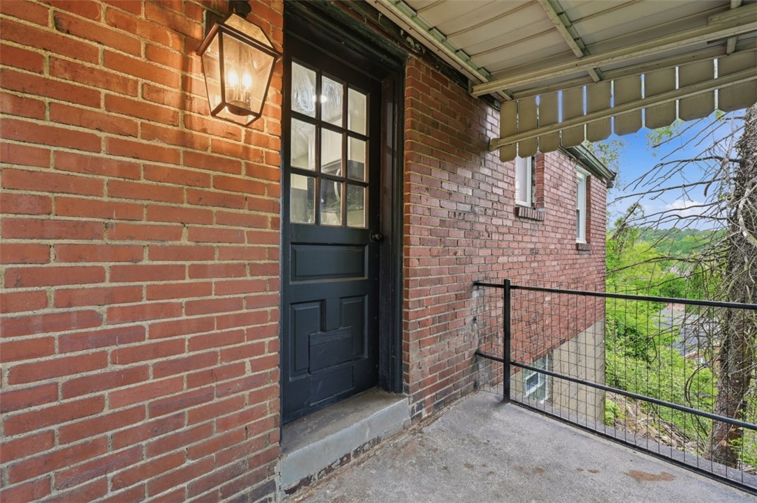 11 Lee Ave