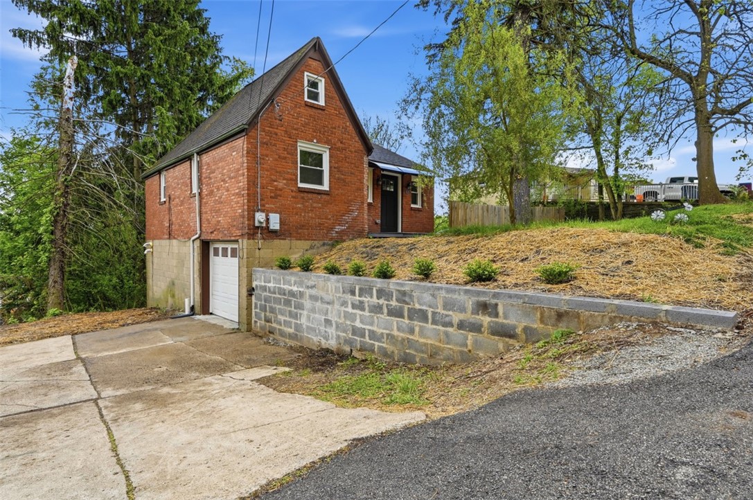 11 Lee Ave