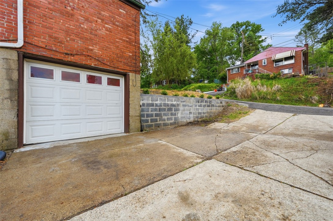 11 Lee Ave