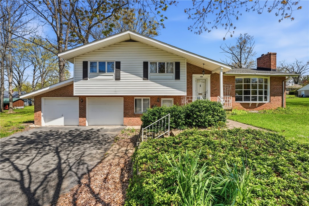 1908 Memorial Dr