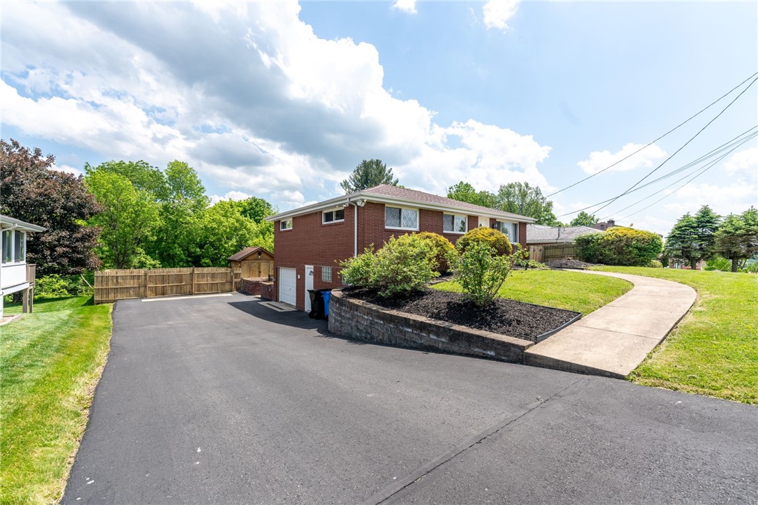 1361 Marcia Dr