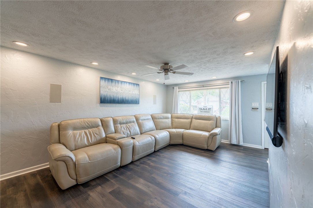 1361 Marcia Dr