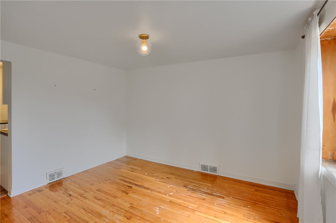 1816 Kiralfy Ave.