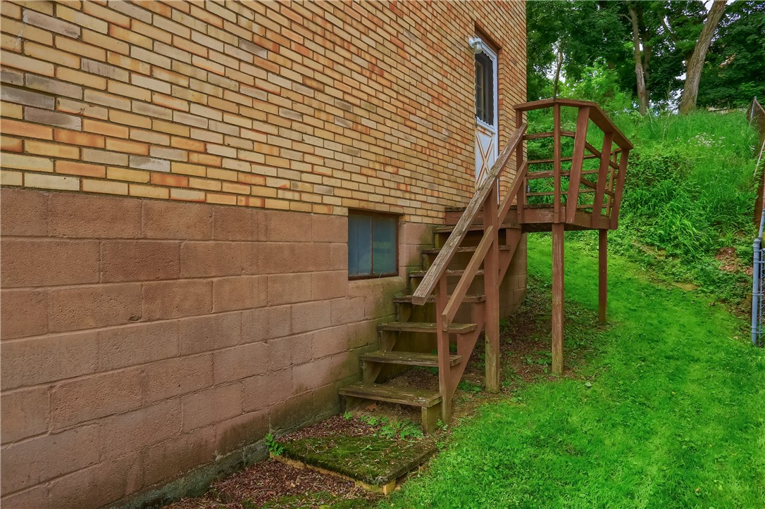 1816 Kiralfy Ave.