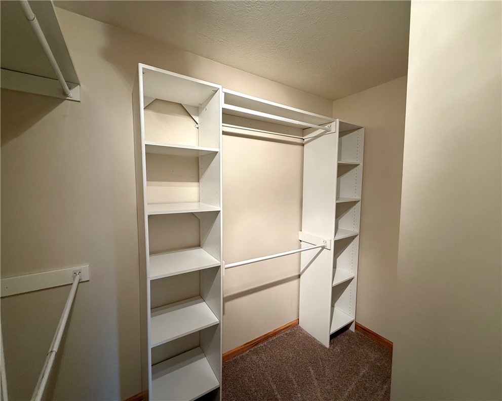 211 Warren Rd