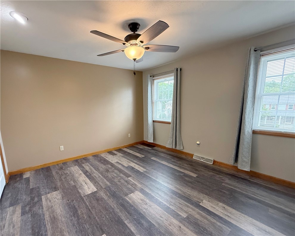211 Warren Rd