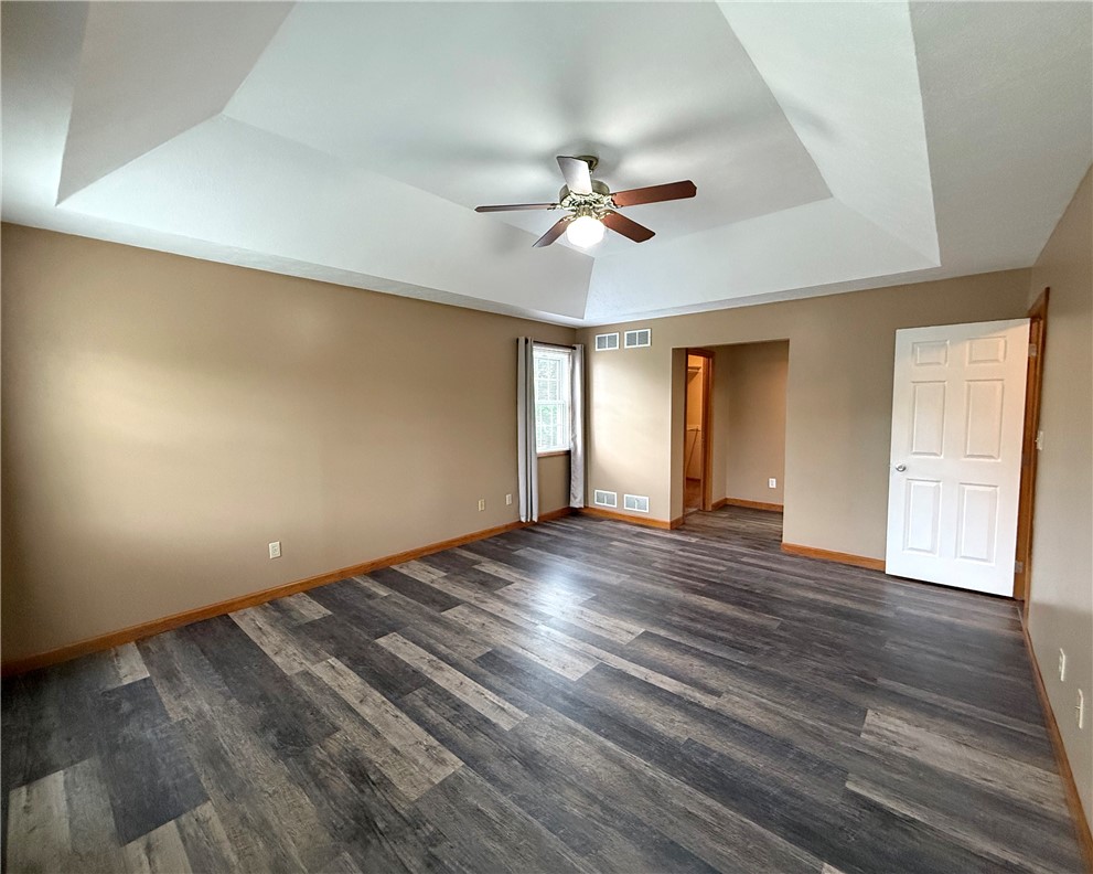 211 Warren Rd