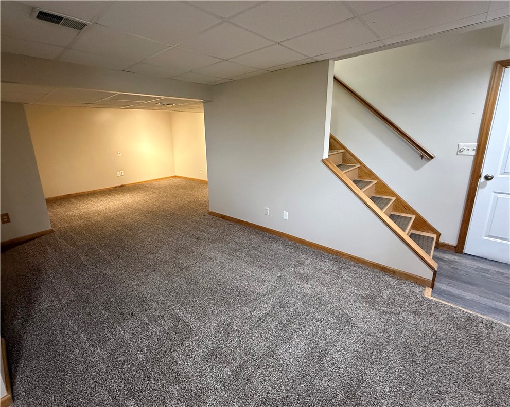 211 Warren Rd
