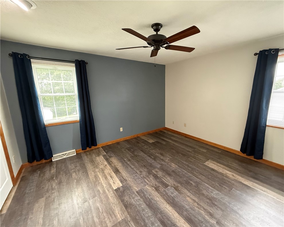 211 Warren Rd