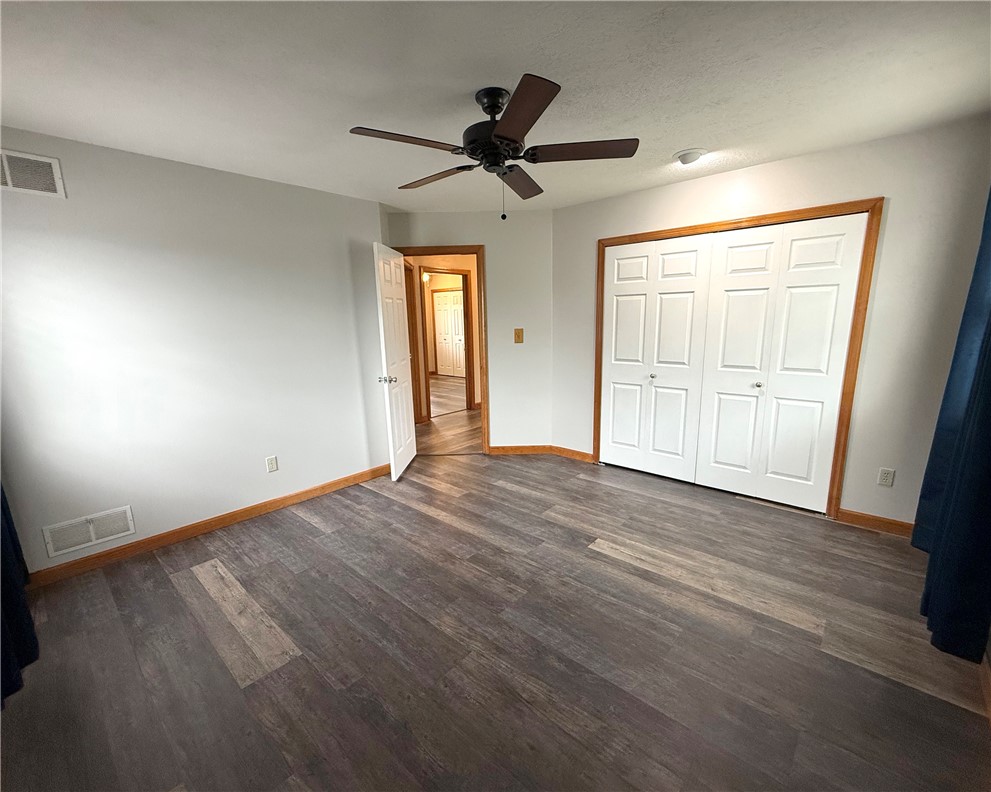 211 Warren Rd