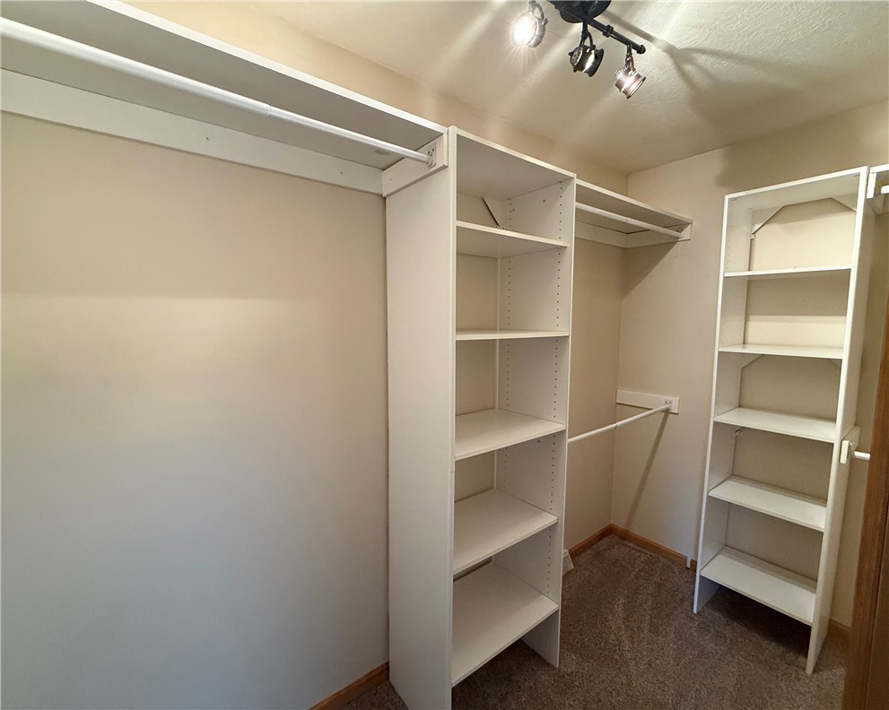 211 Warren Rd