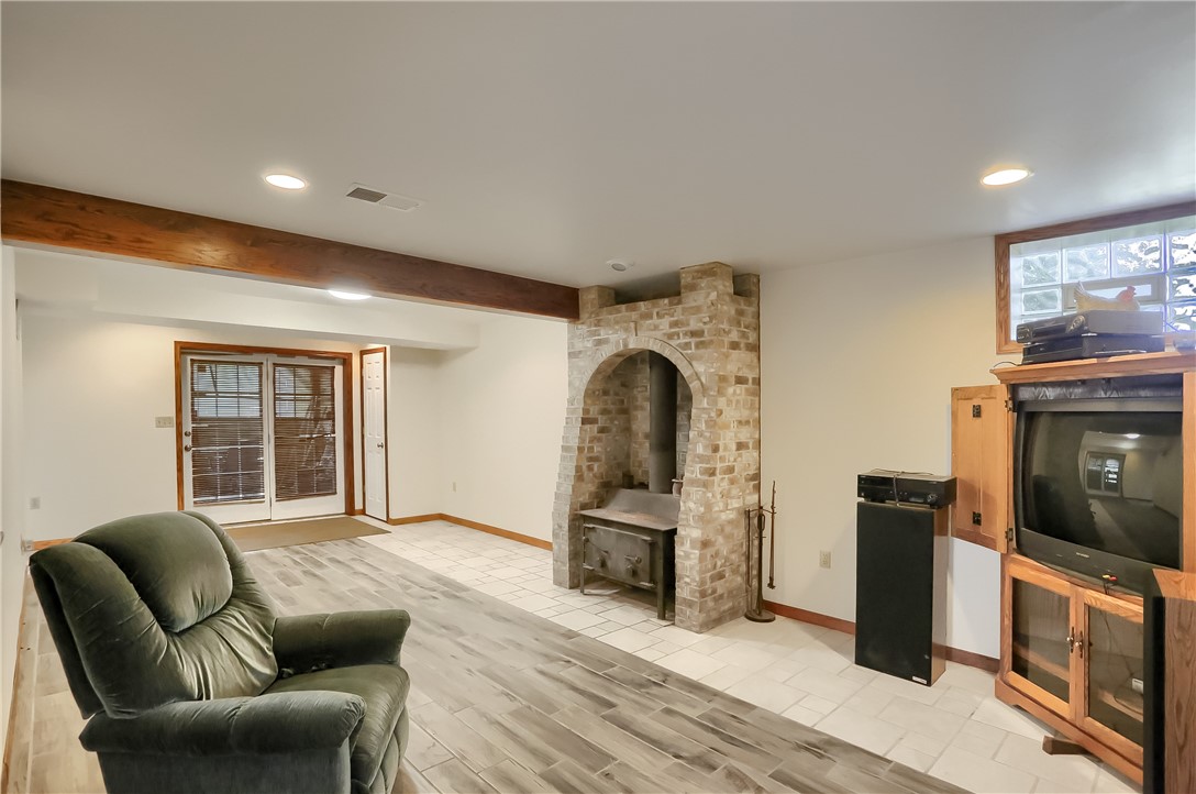 635 Cameron Rd