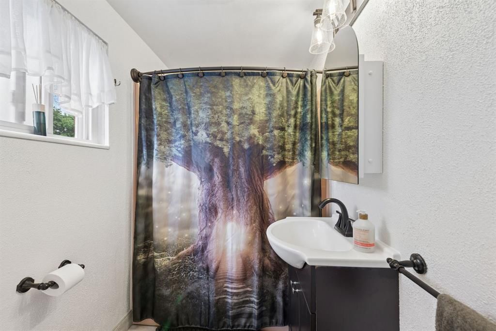 223 E Patty LANE
