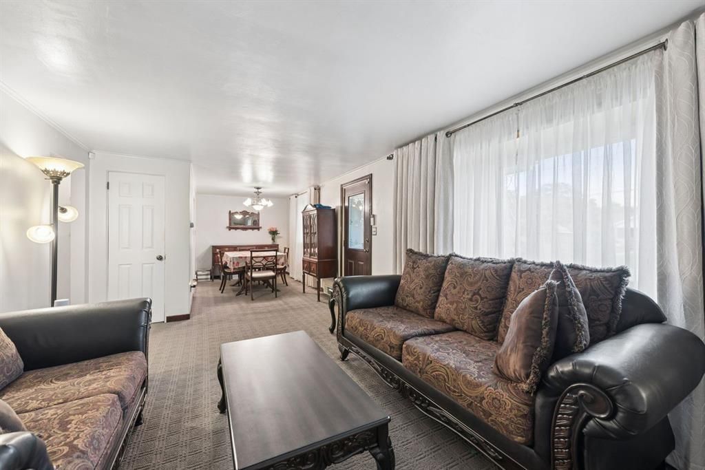 223 E Patty LANE