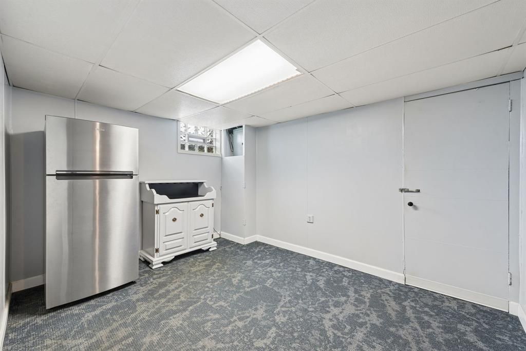223 E Patty LANE