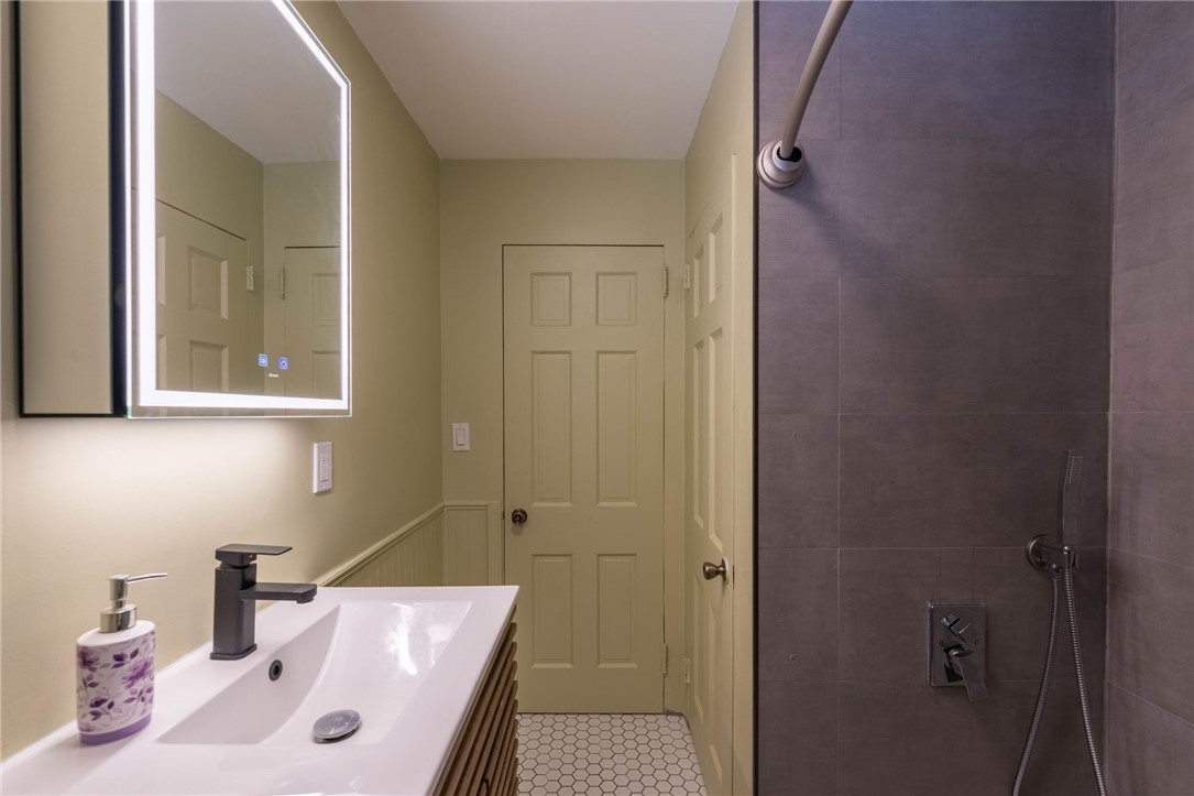 41-43 Bellevue Ave