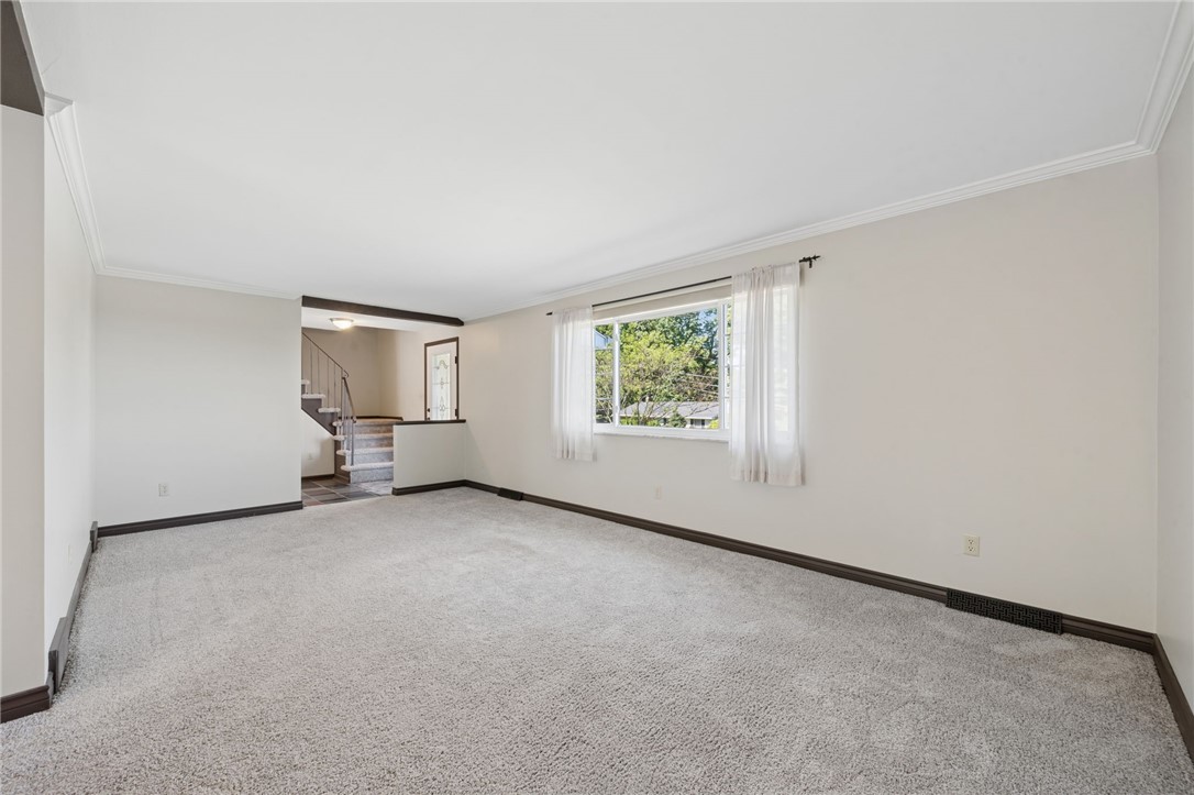 1212 Mountain View Dr