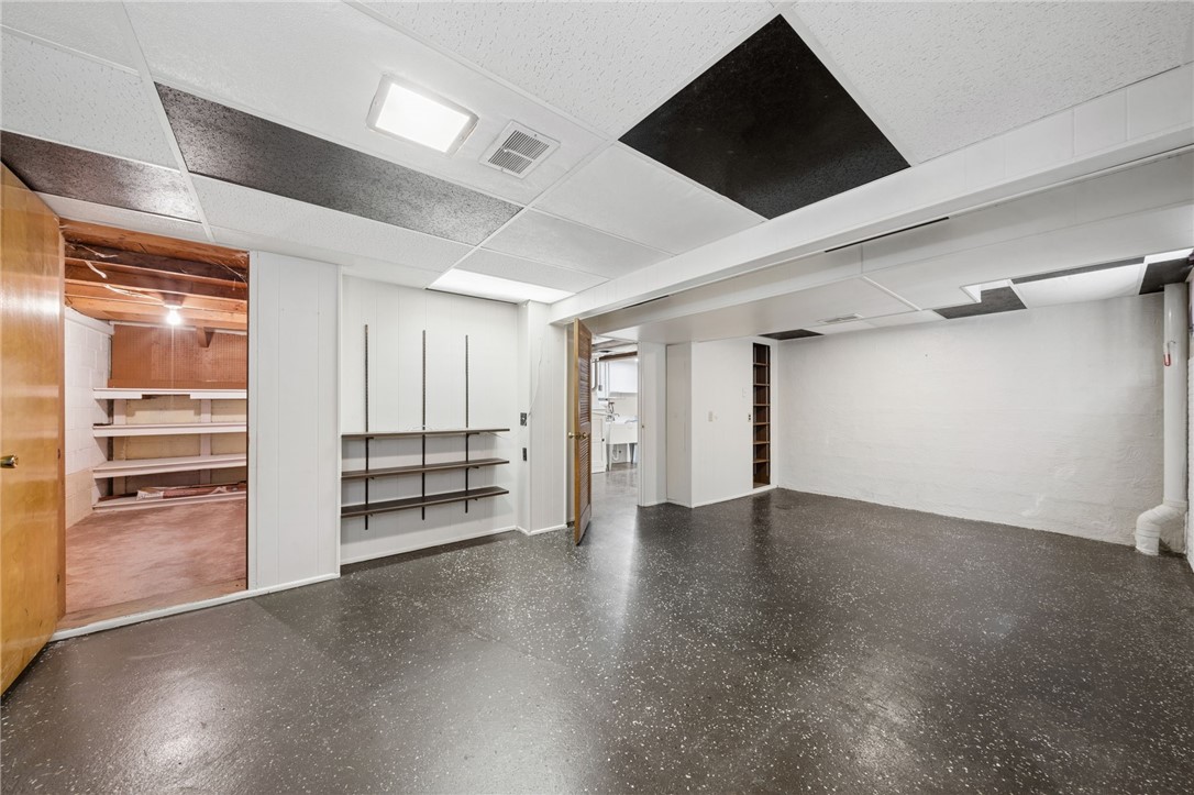 1212 Mountain View Dr