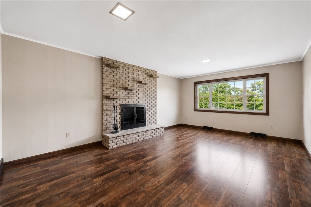 1212 Mountain View Dr
