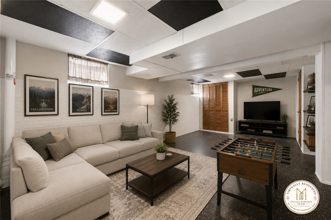 1212 Mountain View Dr