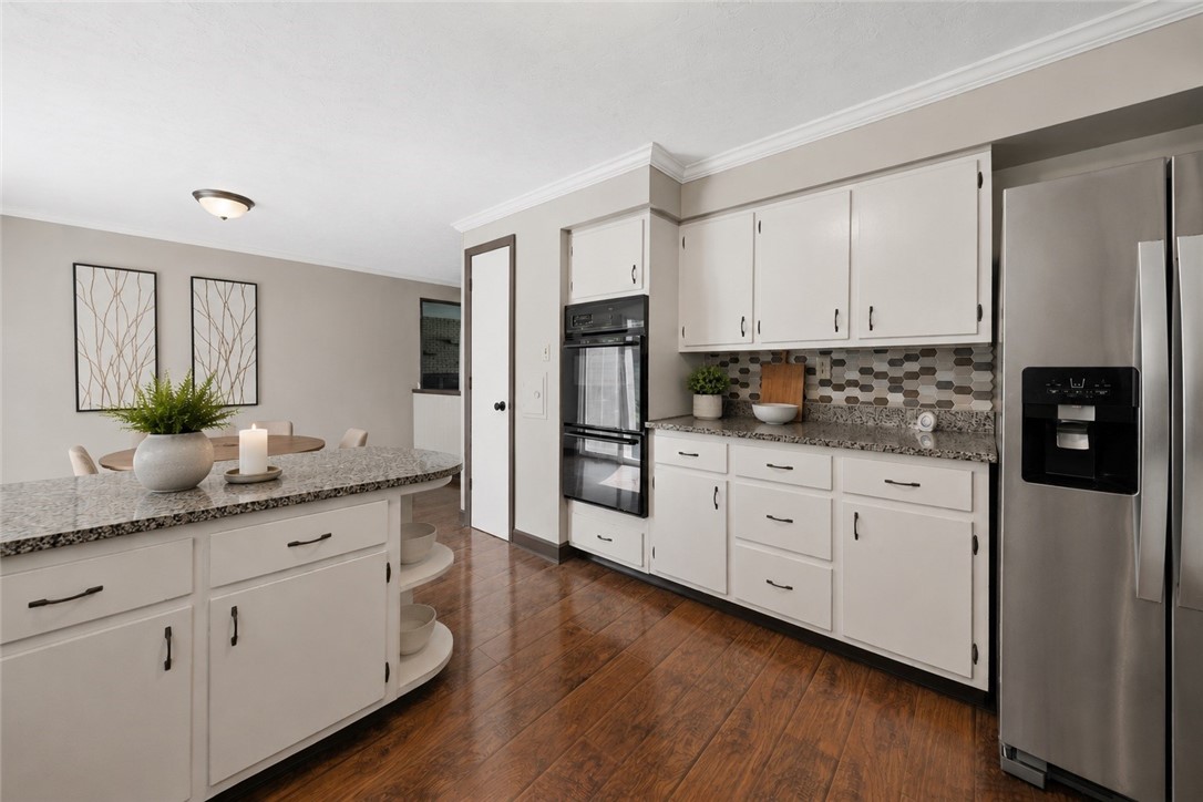 1212 Mountain View Dr