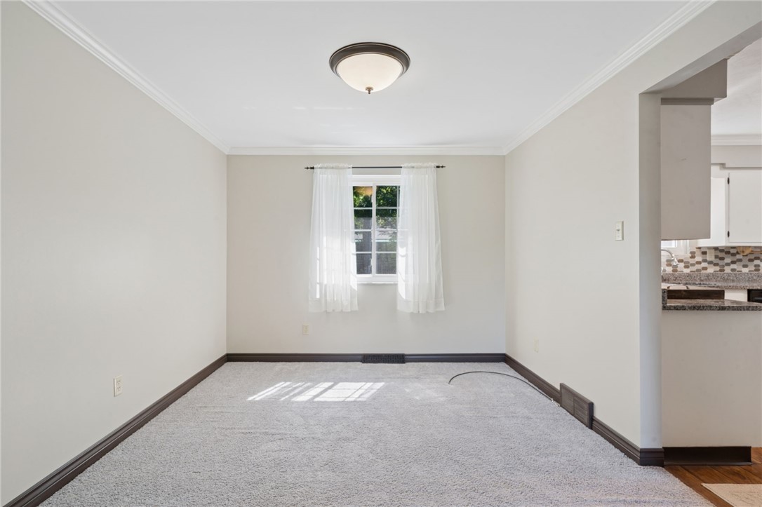 1212 Mountain View Dr