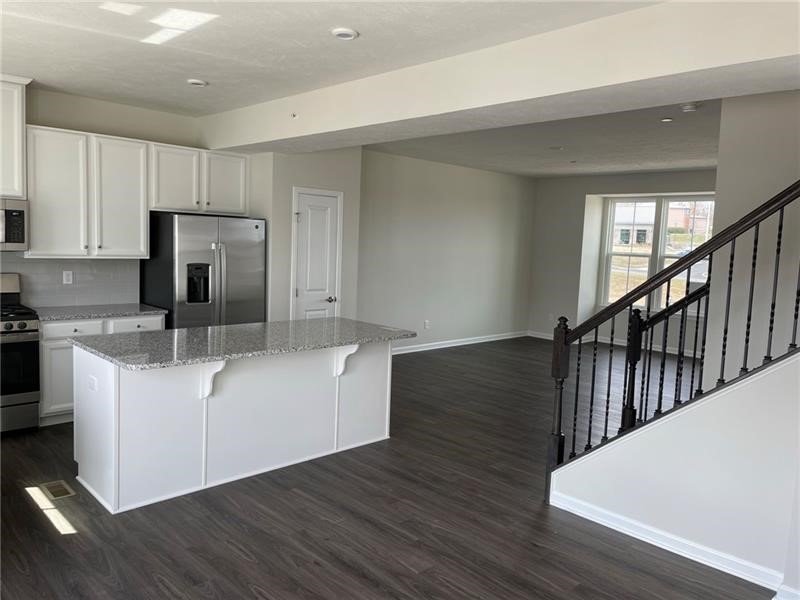 104 Lupine Dr