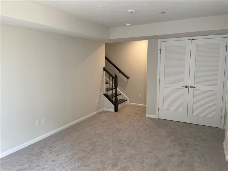 104 Lupine Dr