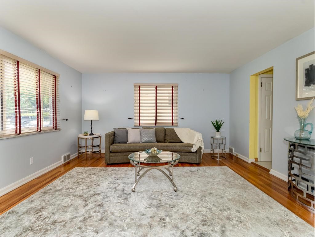7034 Penn Ave