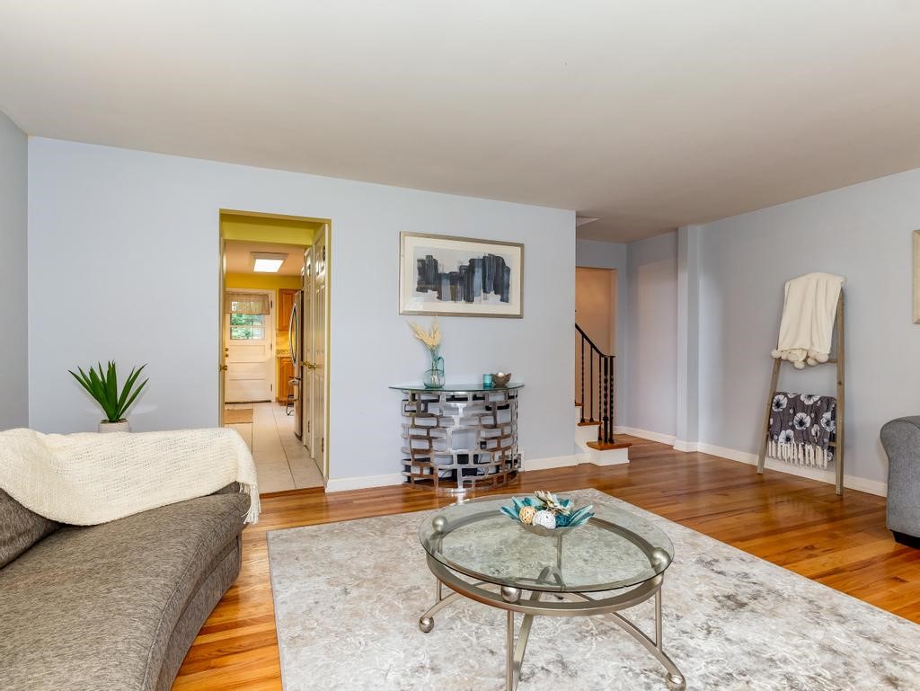 7034 Penn Ave