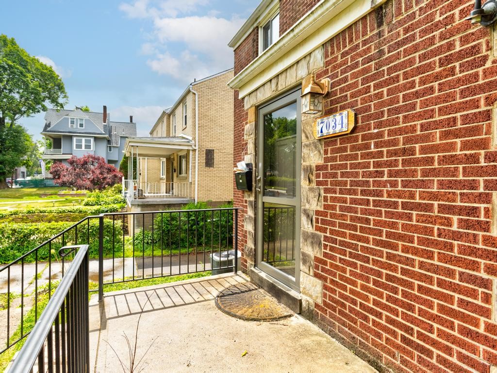 7034 Penn Ave