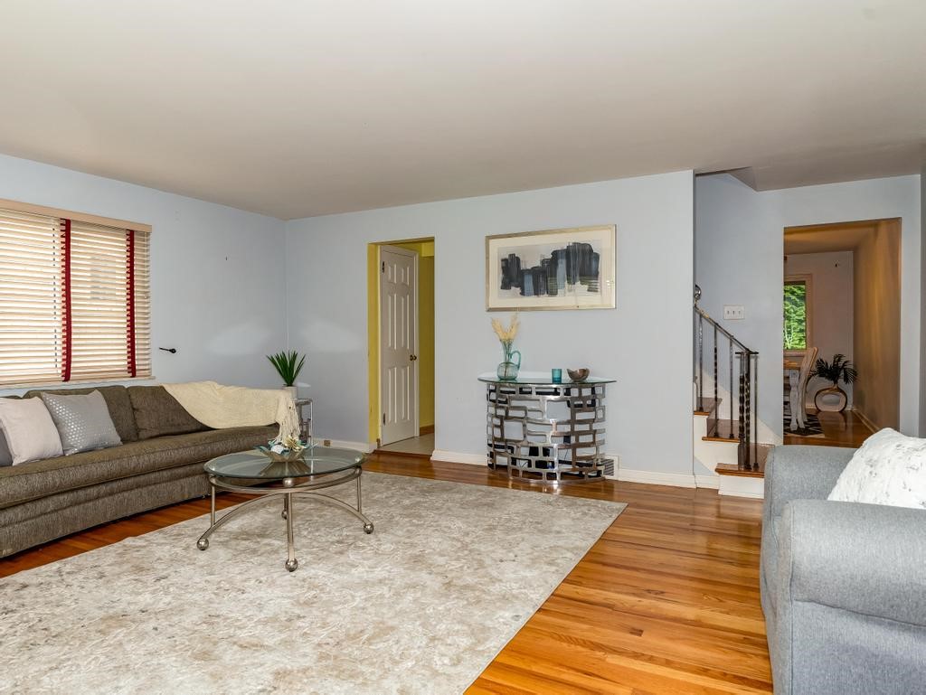 7034 Penn Ave