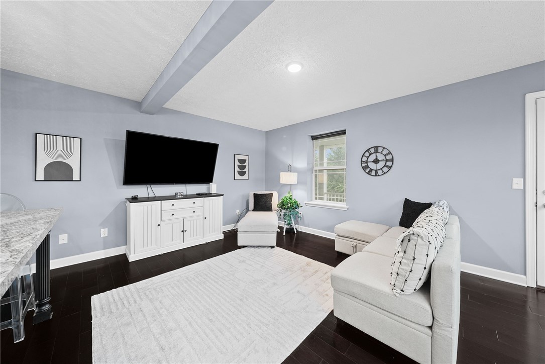 603 Oak Tree Ct