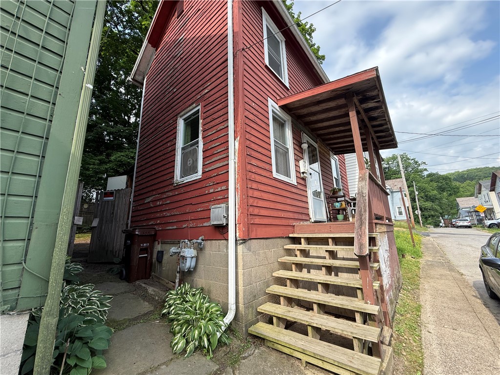 1345 New St