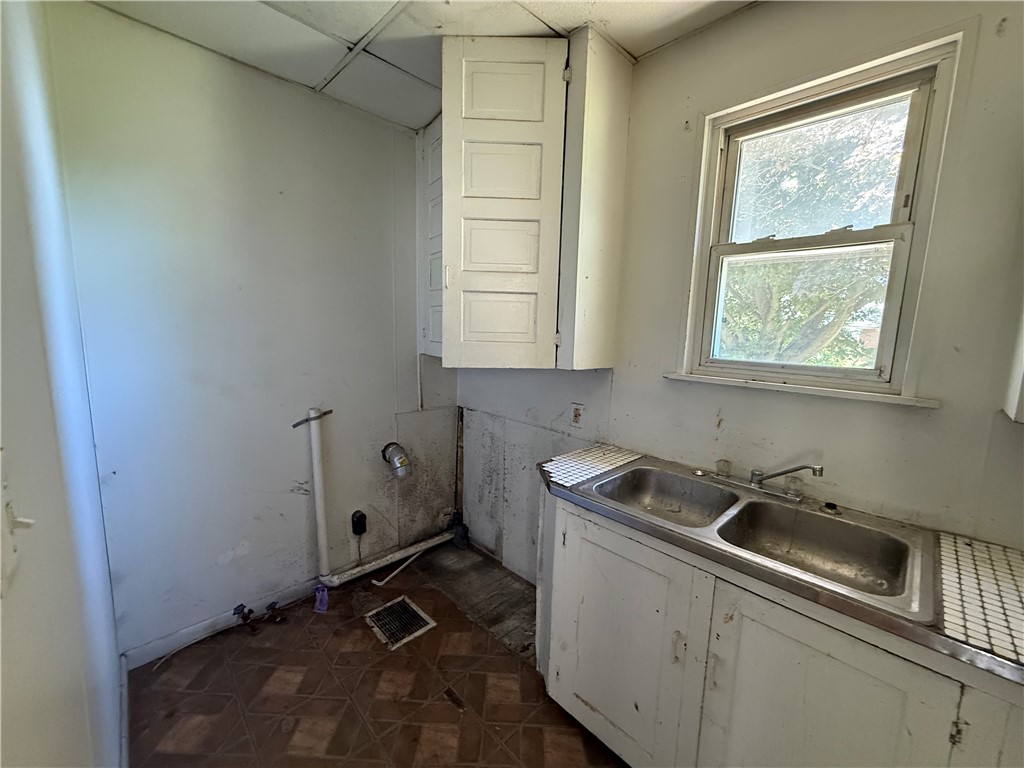 818 S Oakland Ave
