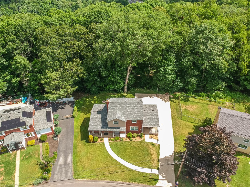 141 E Wedgewood Dr