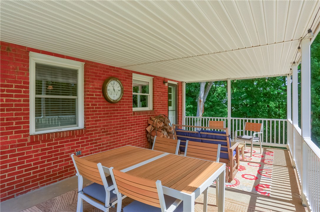 141 E Wedgewood Dr