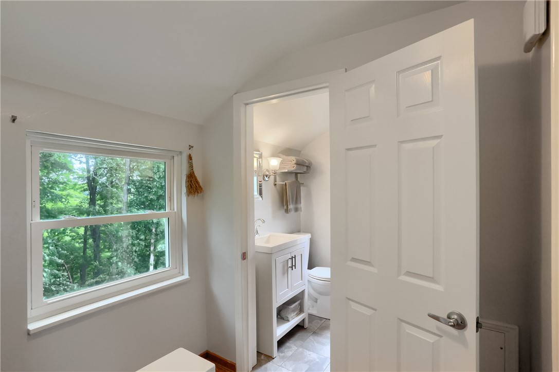 141 E Wedgewood Dr