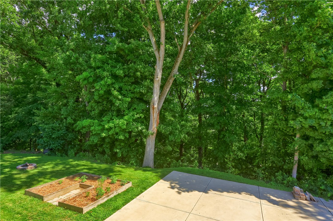 141 E Wedgewood Dr