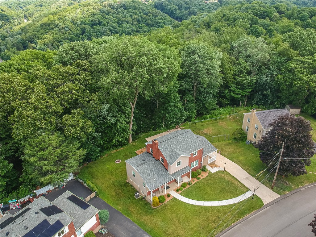 141 E Wedgewood Dr
