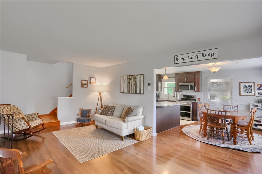 141 E Wedgewood Dr
