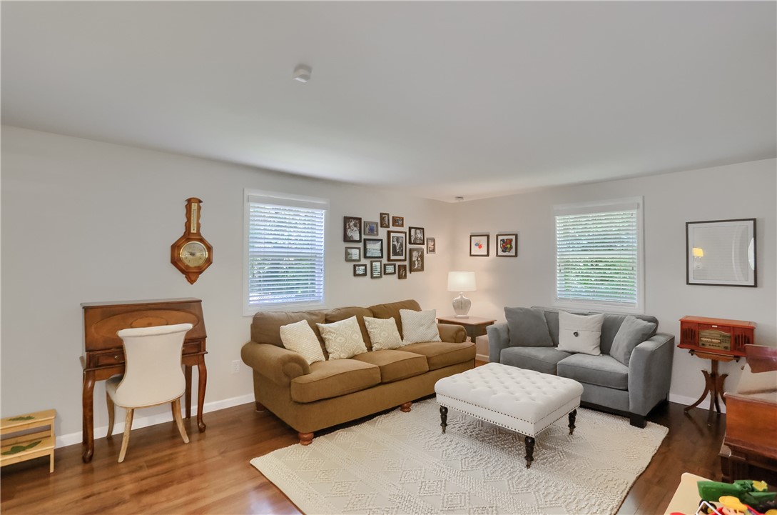 141 E Wedgewood Dr