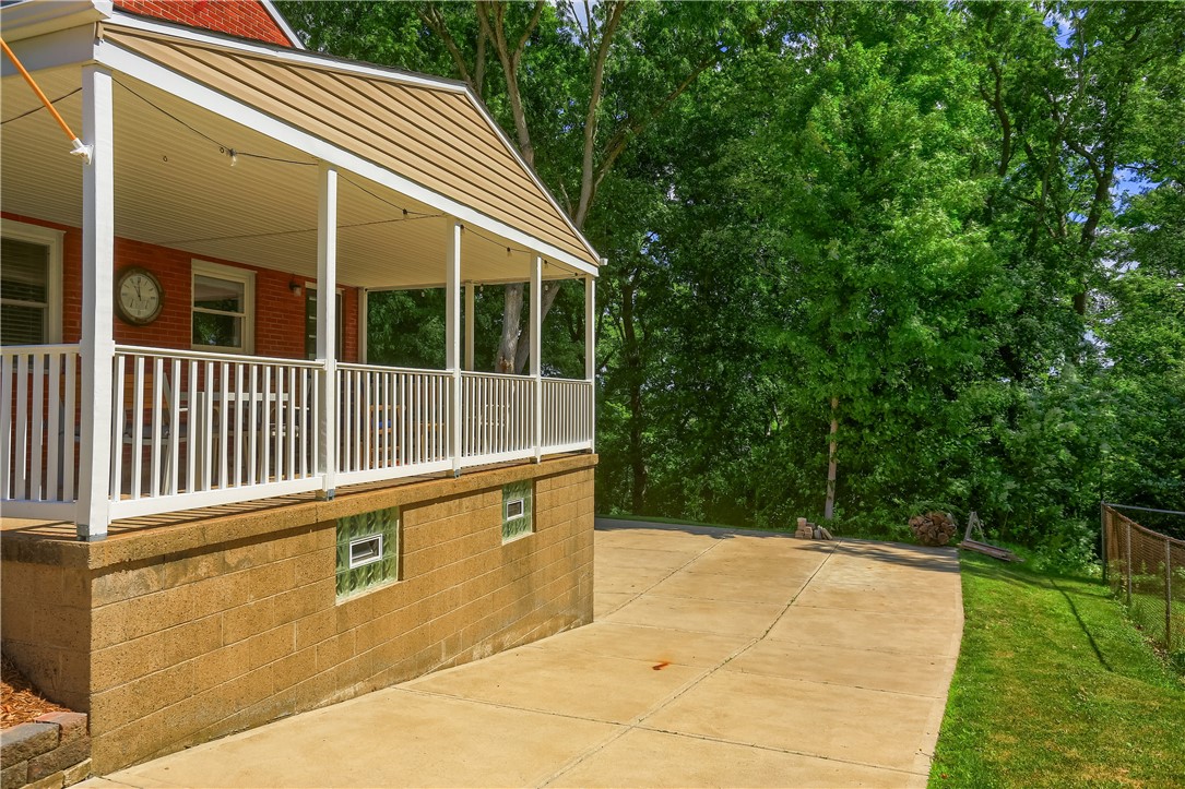 141 E Wedgewood Dr