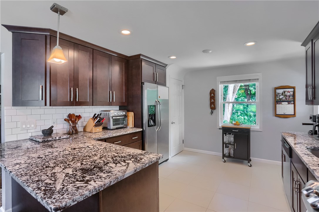 141 E Wedgewood Dr