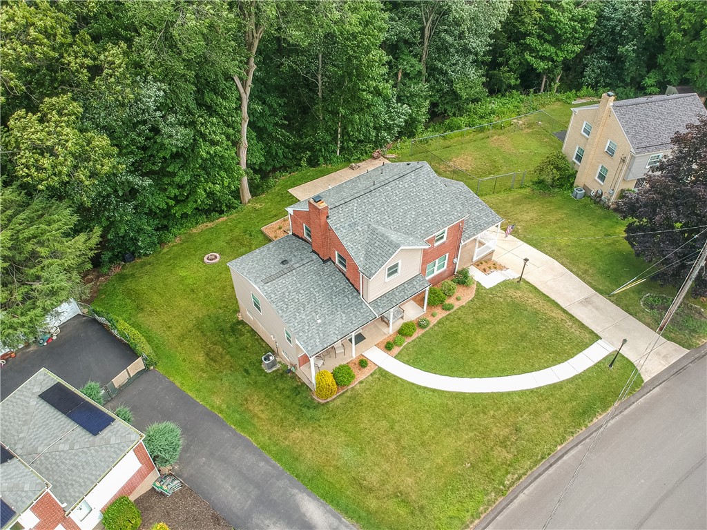 141 E Wedgewood Dr